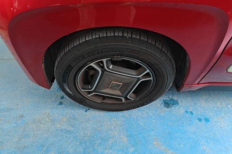 Used Baojun E200 2019 250KM Smart Enjoyment Version Left Front Wheel Hub