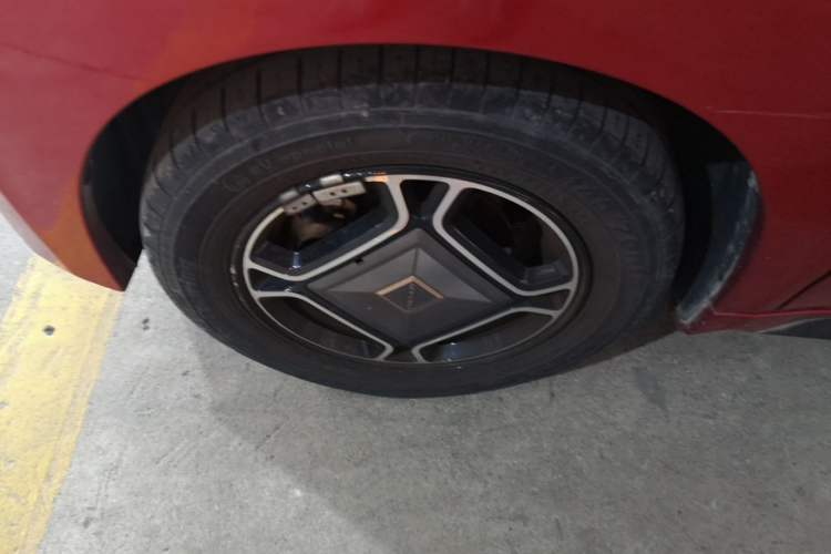Used Baojun E200 2019 250KM Smart Enjoyment Version Left Front Wheel Hub