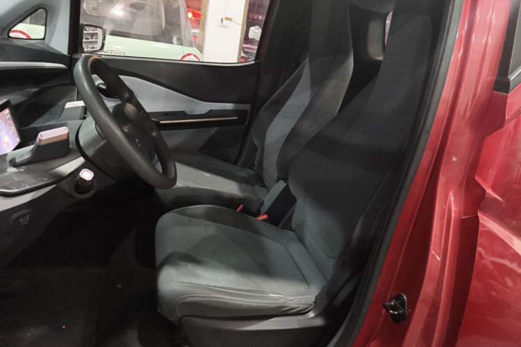 Used Baojun E200 2019 250KM Smart Drive Edition Left Rear Seat