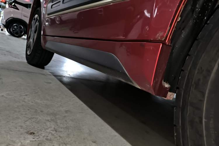 Used Baojun E200 2019 250KM Smart Drive Edition Left Side Sill