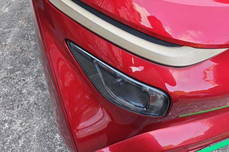 Used Baojun E200 2019 250KM Smart Drive Edition Right Front Headlight