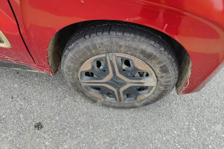 Used Baojun E200 2019 250KM Smart Drive Edition Right Front Wheel Hub