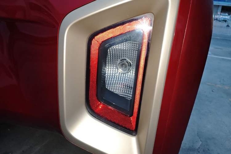 Used Baojun E200 2019 250KM Smart Drive Edition Right Rear Taillight