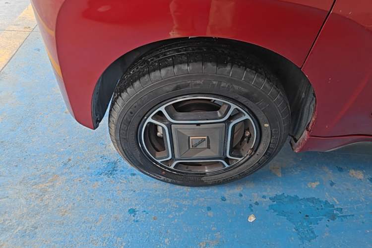 Used Baojun E200 2019 250KM Smart Enjoyment Version Right Rear Wheel Hub