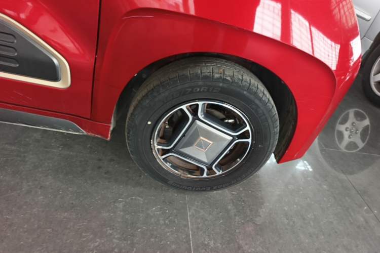 Used Baojun E200 2019 250KM Smart Drive Edition Right Rear Wheel Hub