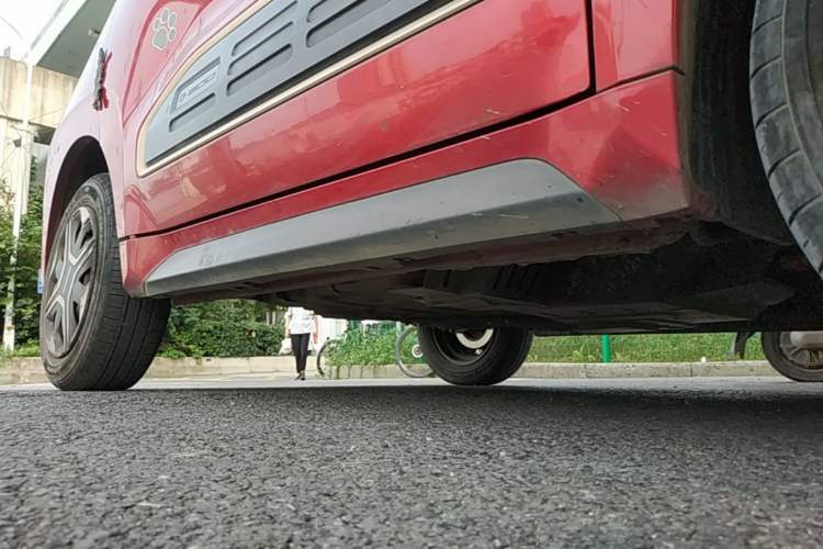 Used Baojun E200 2019 250KM Smart Drive Edition Right Side Sill