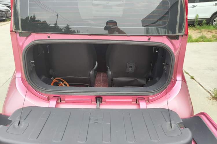 Used Baojun E200 2019 250KM Smart Drive Edition Trunk