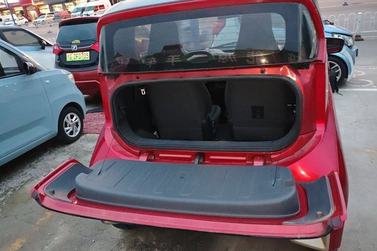 Used Baojun E200 2019 250KM Smart Drive Edition Trunk