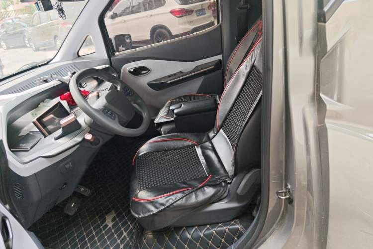 Used Baojun E200 2019 250KM Smart Drive Edition Left Front Seat