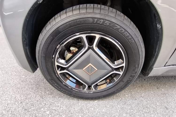 Used Baojun E200 2019 250KM Smart Enjoyment Version Left Front Wheel Hub