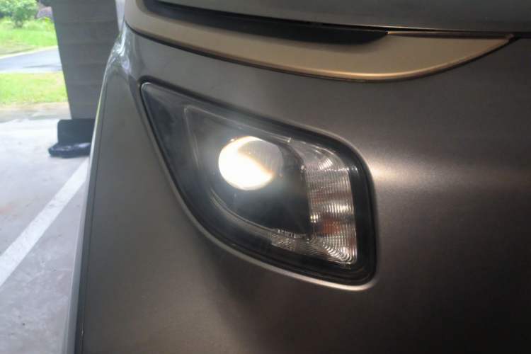 Used Baojun E200 2019 250KM Smart Enjoyment Version Right Front Headlight