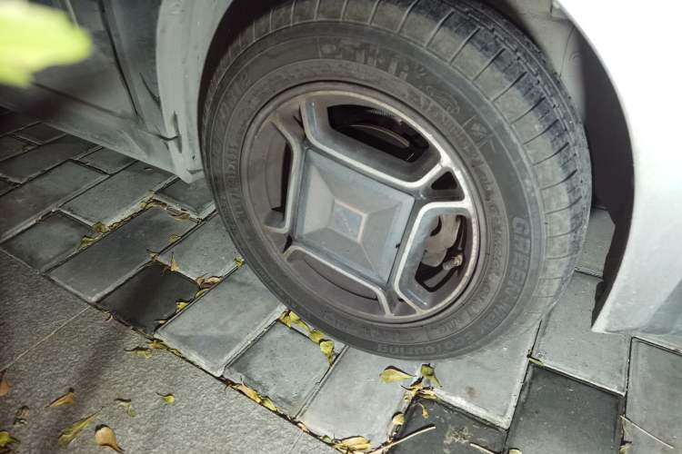 Used Baojun E200 2019 250KM Smart Enjoyment Version Right Front Wheel Hub