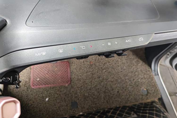 Used Baojun E200 2019 250KM Smart Drive Edition Audio And AC Panel