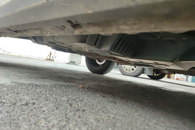 Used Baojun E200 2019 250KM Smart Drive Edition Chassis Front Right