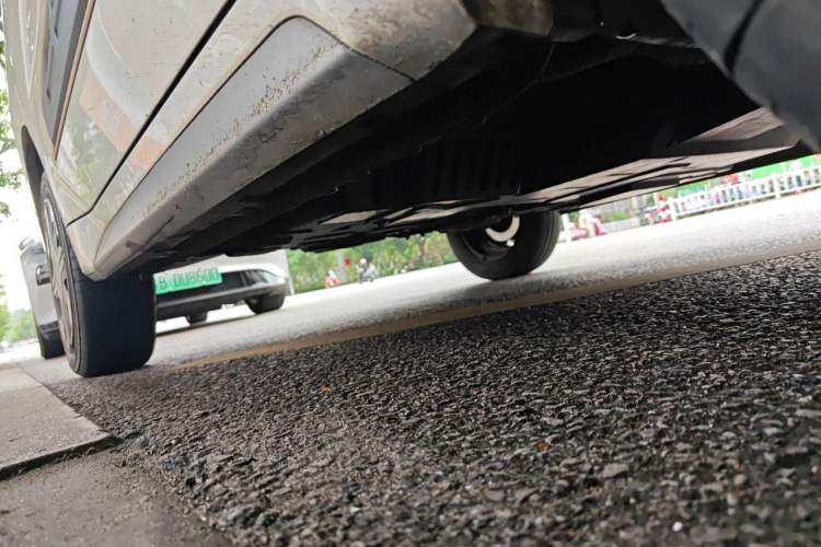 Used Baojun E200 2019 250KM Smart Drive Edition Chassis Front Right