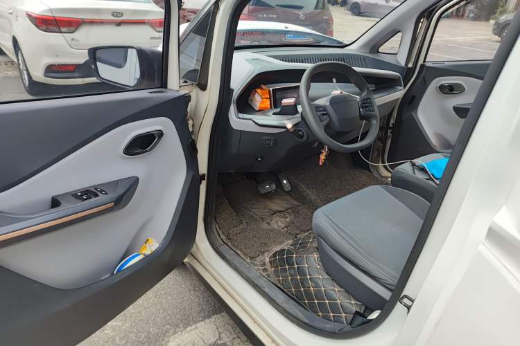 Used Baojun E200 2019 250KM Smart Drive Edition Driver Seat