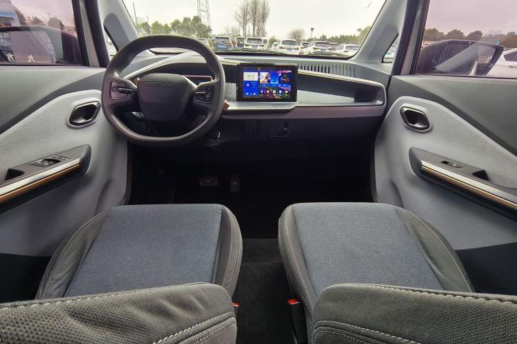 Used Baojun E200 2019 250KM Smart Drive Edition Interior 2
