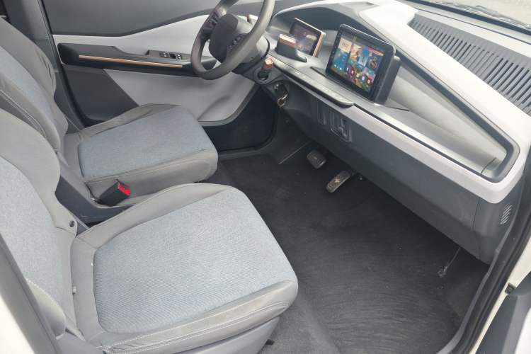 Used Baojun E200 2019 250KM Smart Drive Edition Interior 3
