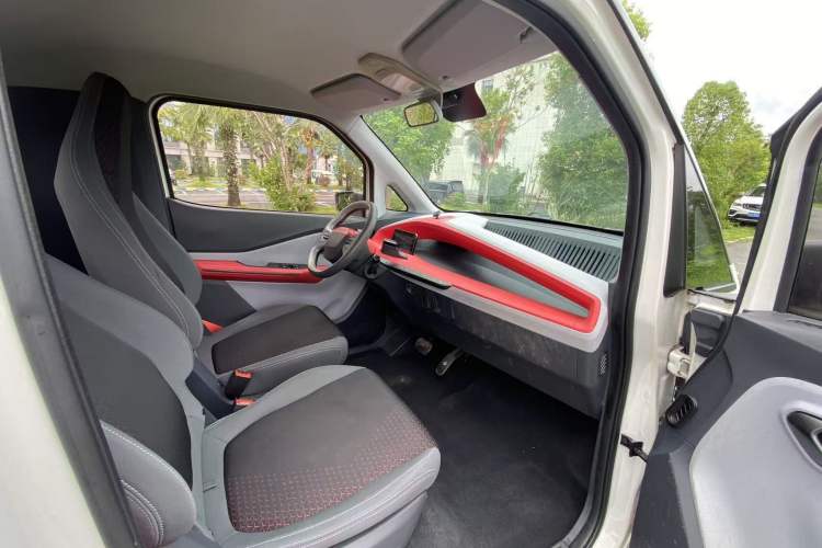 Used Baojun E200 2019 250KM Smart Enjoyment Version Interior 4