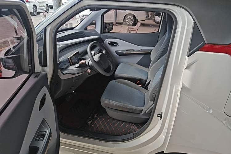 Used Baojun E200 2019 250KM Smart Drive Edition Left Front Seat