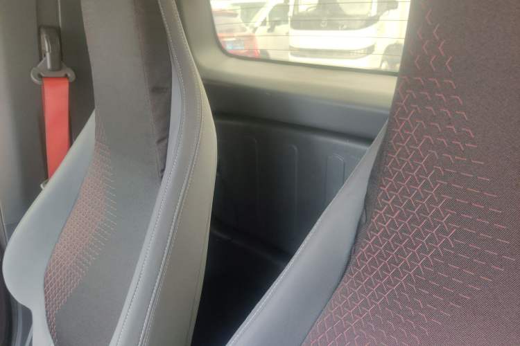 Used Baojun E200 2019 250KM Smart Enjoyment Version Left Rear Seat
