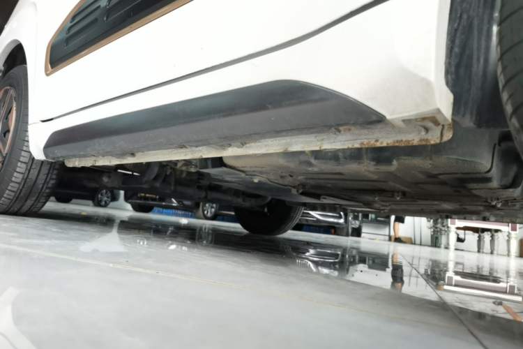 Used Baojun E200 2019 250KM Smart Drive Edition Left Side Sill