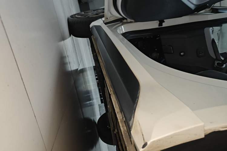 Used Baojun E200 2019 250KM Smart Drive Edition Left Side Sill