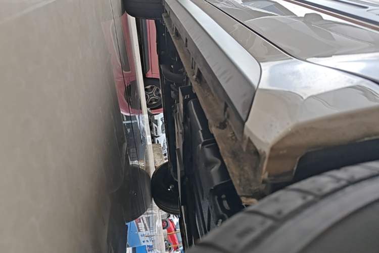 Used Baojun E200 2019 250KM Smart Drive Edition Left Side Sill