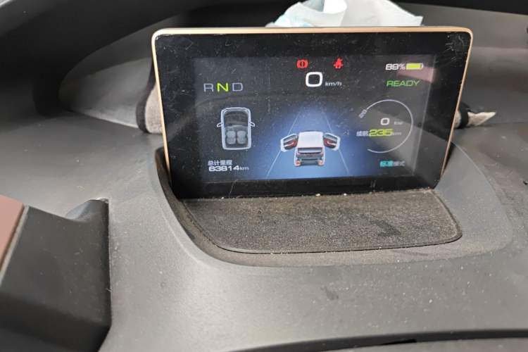 Used Baojun E200 2019 250KM Smart Drive Edition Odometer Close Up