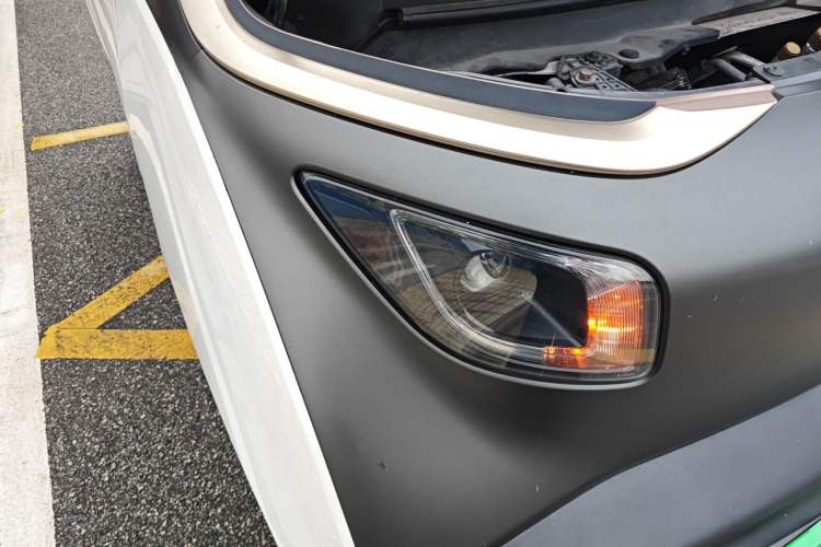 Used Baojun E200 2019 250KM Smart Enjoyment Version Right Front Headlight