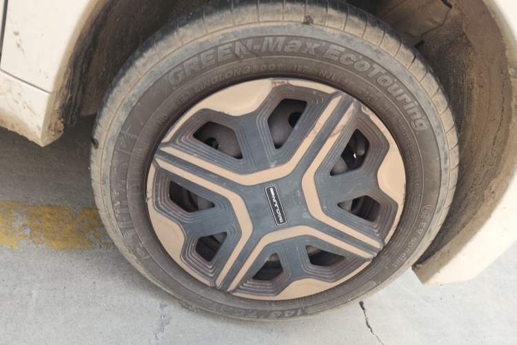 Used Baojun E200 2019 250KM Smart Drive Edition Right Front Wheel Hub