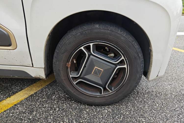 Used Baojun E200 2019 250KM Smart Enjoyment Version Right Front Wheel Hub