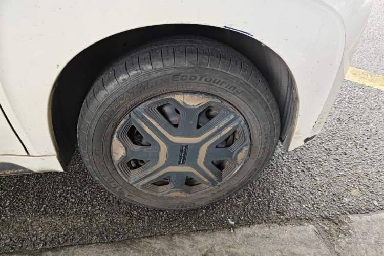 Used Baojun E200 2019 250KM Smart Drive Edition Right Front Wheel Hub