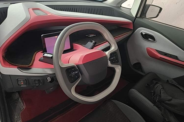 Used Baojun E200 2019 250KM Smart Enjoyment Version Steering Wheel