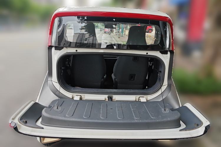 Used Baojun E200 2019 250KM Smart Drive Edition Trunk