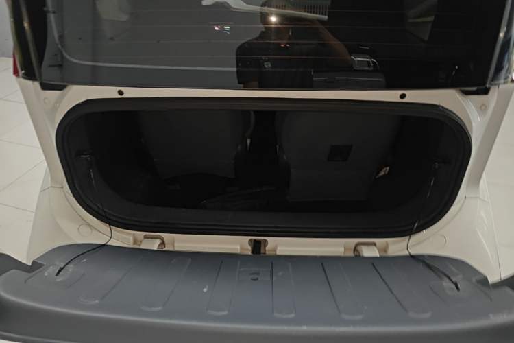 Used Baojun E200 2019 250KM Smart Drive Edition Trunk