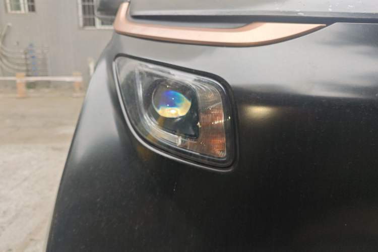 Used Baojun E200 2020 305KM Smart Drive Version Right Front Headlight