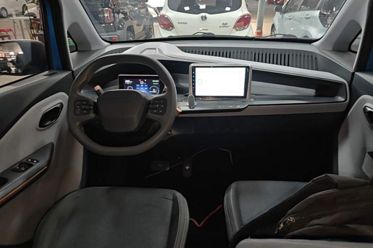 Used Baojun E200 2020 305KM Smart Drive Version Center Console