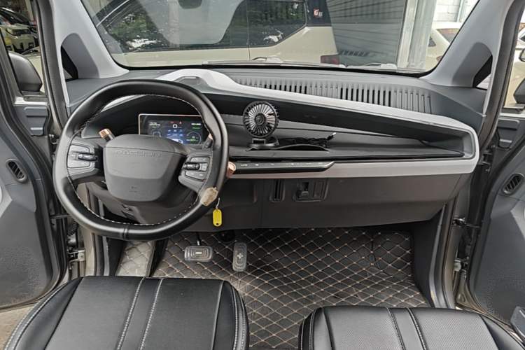 Used Baojun E200 2020 305KM Smart Drive Version Center Console