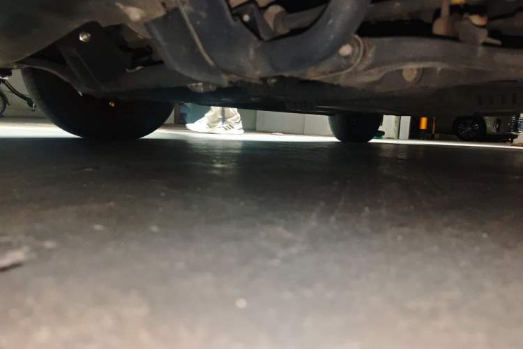 Used Baojun E200 2020 305KM Smart Drive Version Chassis Front Left