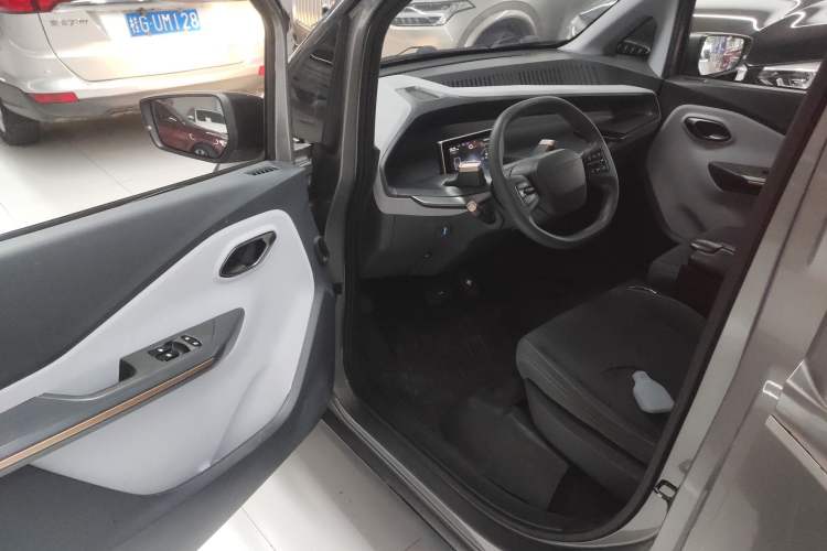 Used Baojun E200 2020 305KM Smart Drive Version Driver Seat