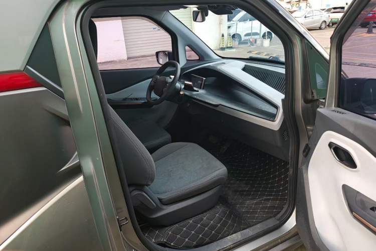 Used Baojun E200 2020 305KM Smart Drive Version Interior 3