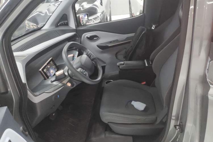Used Baojun E200 2020 305KM Smart Drive Version Left Front Seat