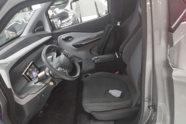 Used Baojun E200 2020 305KM Smart Drive Version Left Rear Seat