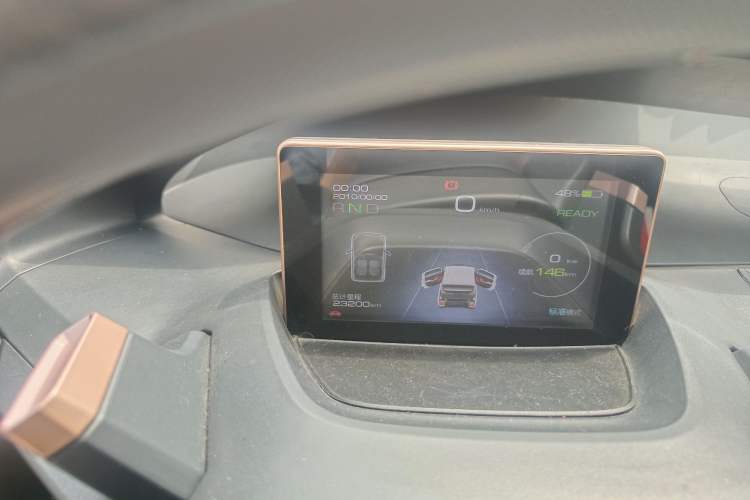 Used Baojun E200 2020 305KM Smart Drive Version Odometer Close Up