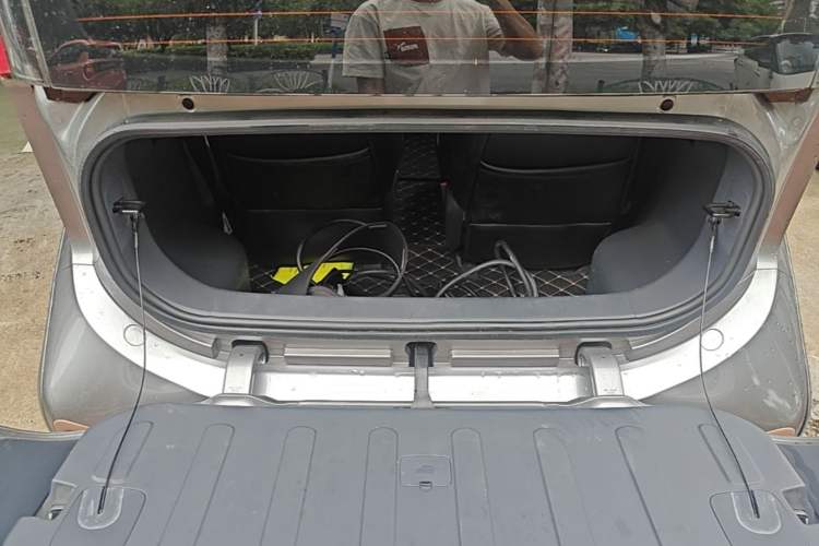 Used Baojun E200 2020 305KM Smart Drive Version Trunk