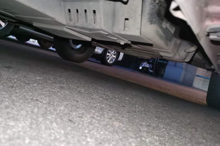 Used Baojun E200 2020 305KM Smart Drive Version Chassis Front Left