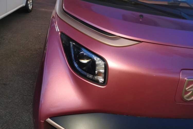Used Baojun E200 2020 305KM Smart Drive Version Right Front Headlight