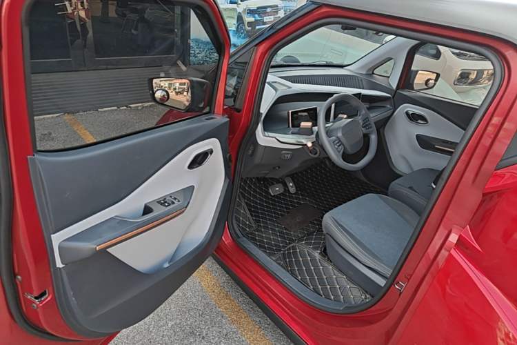 Used Baojun E200 2020 305KM Smart Drive Version Driver Seat