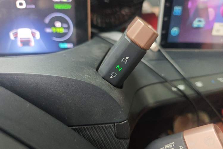 Used Baojun E200 2020 305KM Smart Drive Version Gear Lever